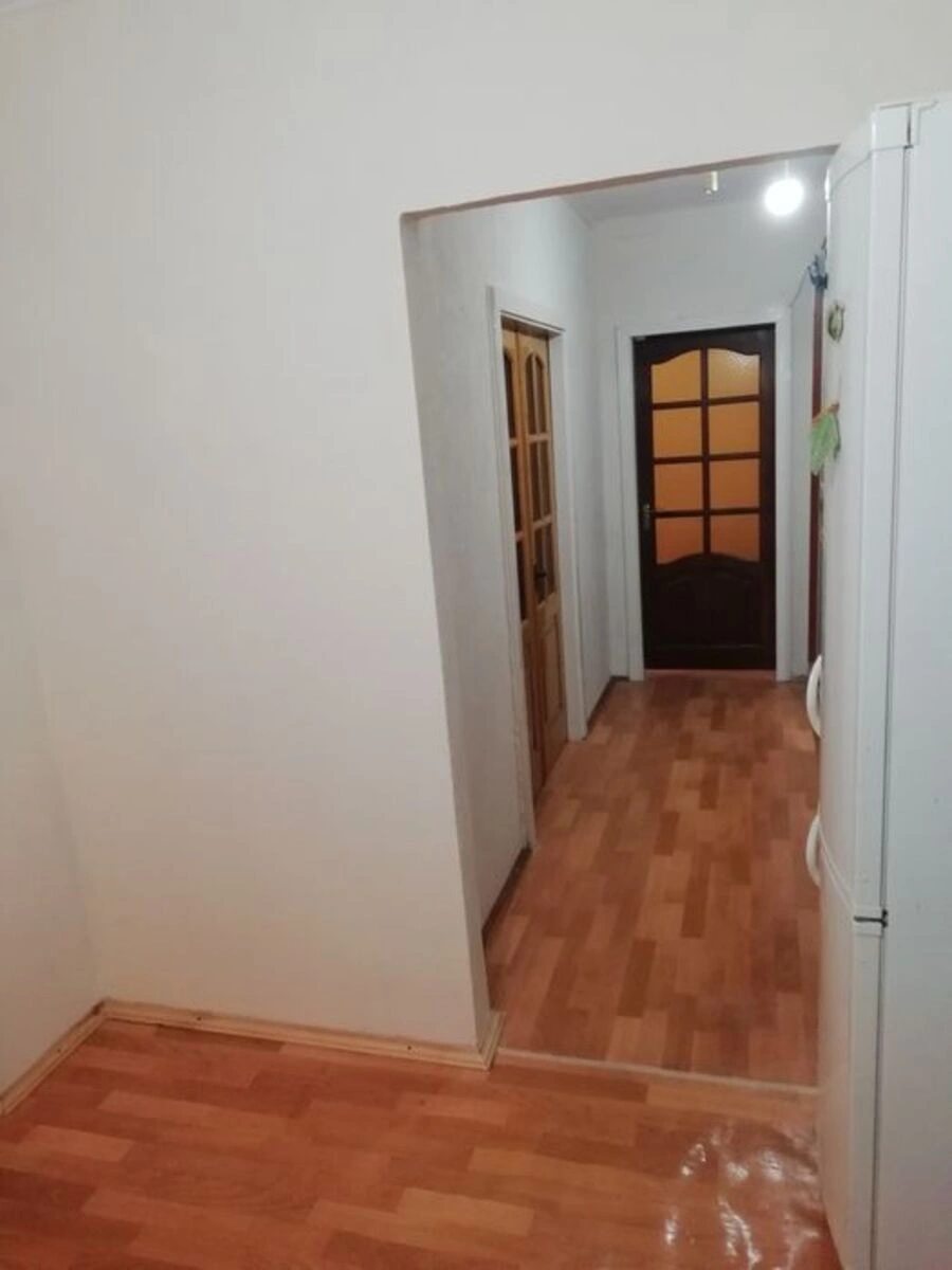 Сдам квартиру 2 комнаты, 54 m², 1 эт./16 этажей. 39, Алматинська вул., Киев. 