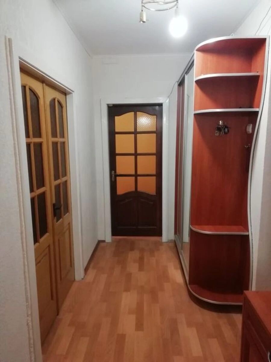 Сдам квартиру 2 комнаты, 54 m², 1 эт./16 этажей. 39, Алматинська вул., Киев. 