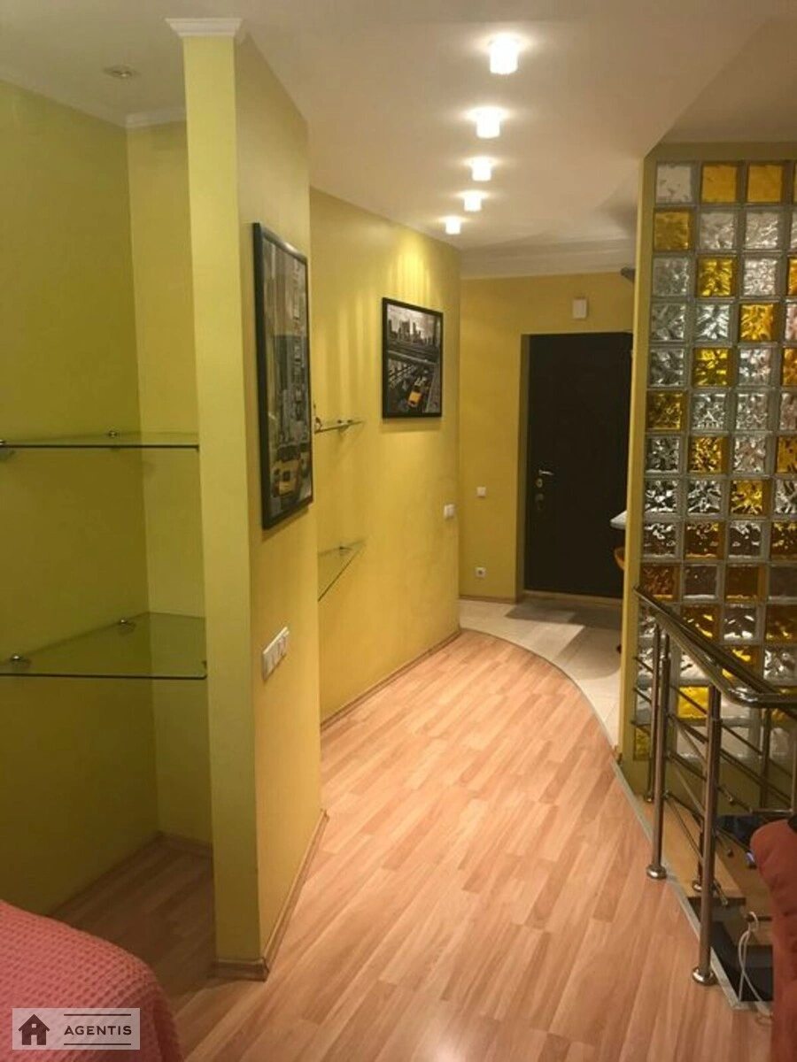 Здам квартиру 2 кімнати, 60 m², 5 пов./16 поверхів. 31, Драгоманова 31, Київ. 