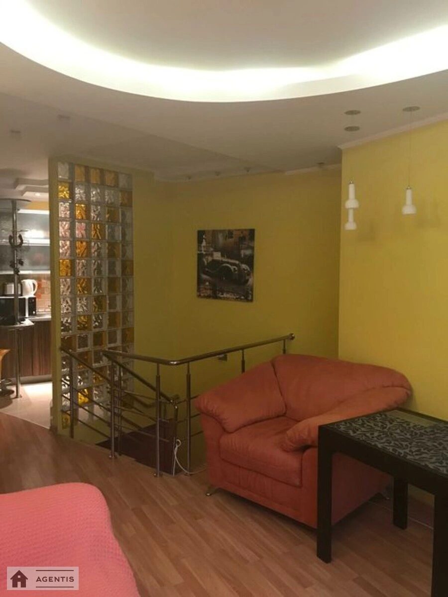 Здам квартиру 2 кімнати, 60 m², 5 пов./16 поверхів. 31, Драгоманова 31, Київ. 