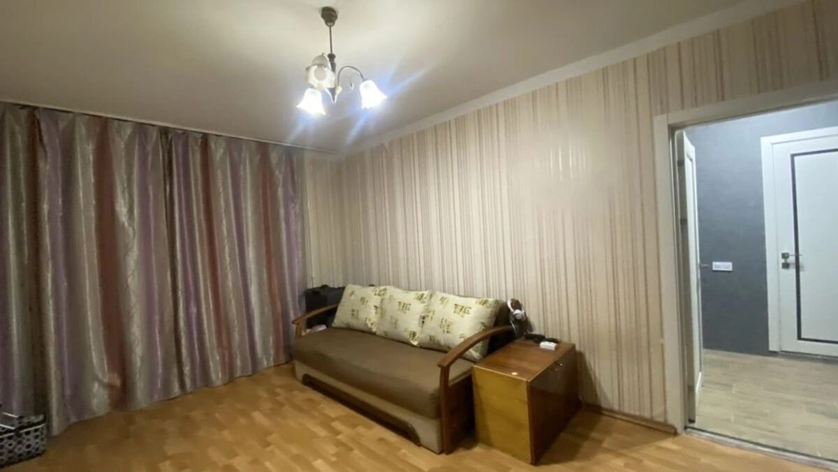 Сдам квартиру 1 комната, 37 m², 8 эт./9 этажей. 34, Героев Днепра 34, Киев. 