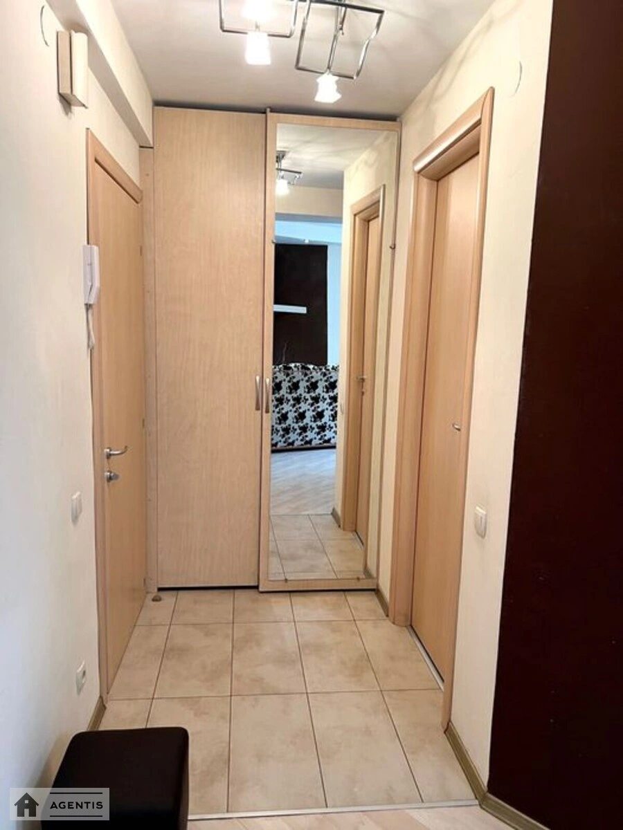 Сдам квартиру 2 комнаты, 55 m², 8 эт./9 этажей. 5, Леси Украинки 5, Киев. 