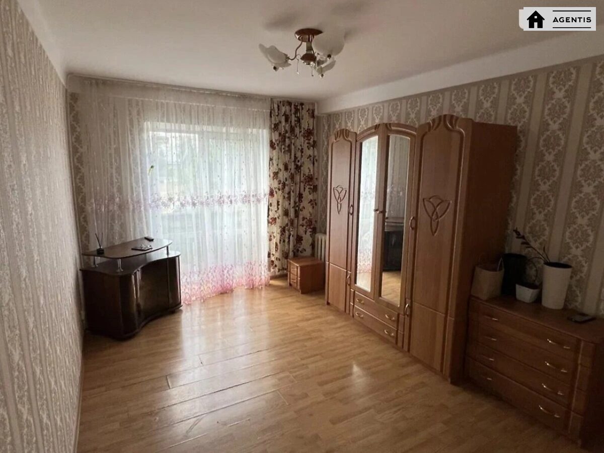 Apartment for rent 1 room, 35 m², 2nd fl./9 floors. 7, Ivana Mykolaychuka vul. Serafymovycha, Kyiv. 