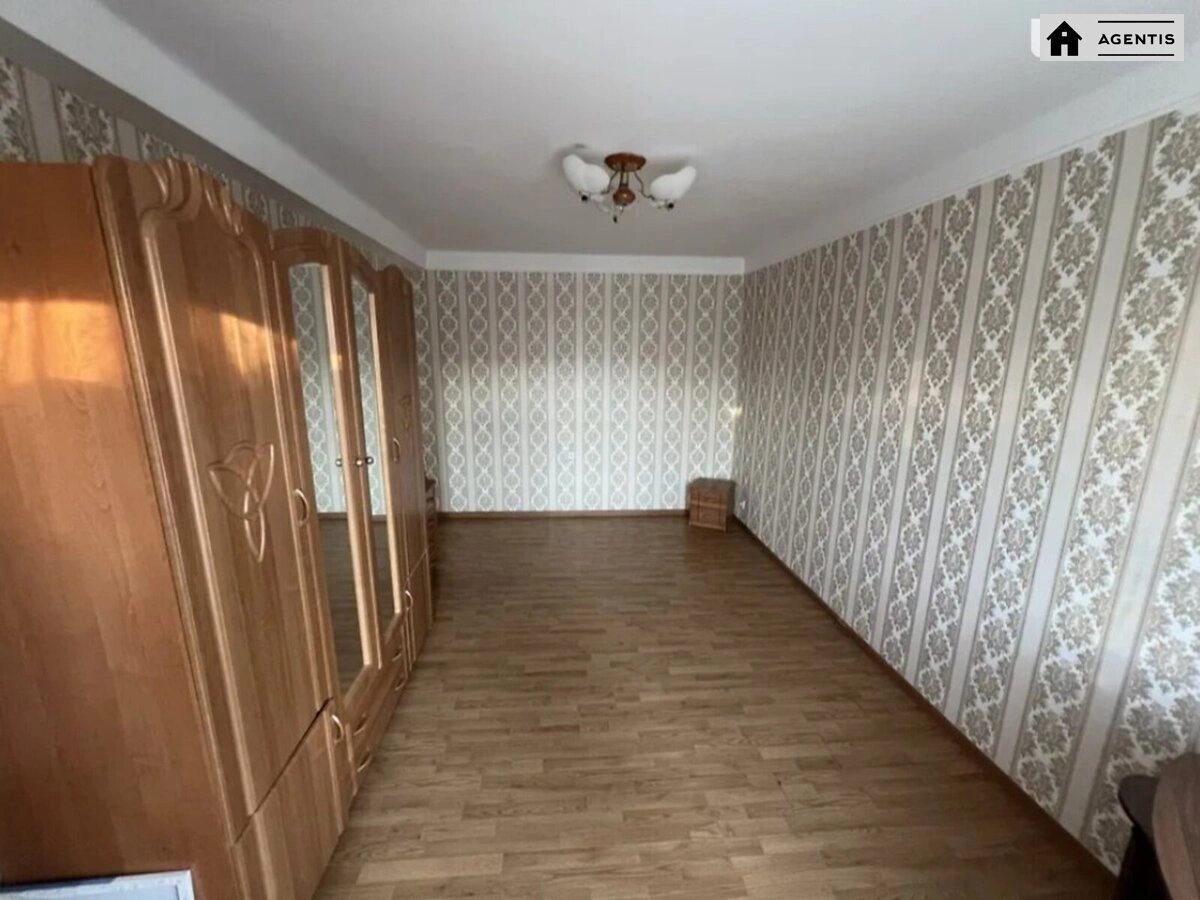 Здам квартиру 1 кімната, 35 m², 2 пов./9 поверхів. 7, Івана Миколайчука вул. (Серафимовича), Київ. 