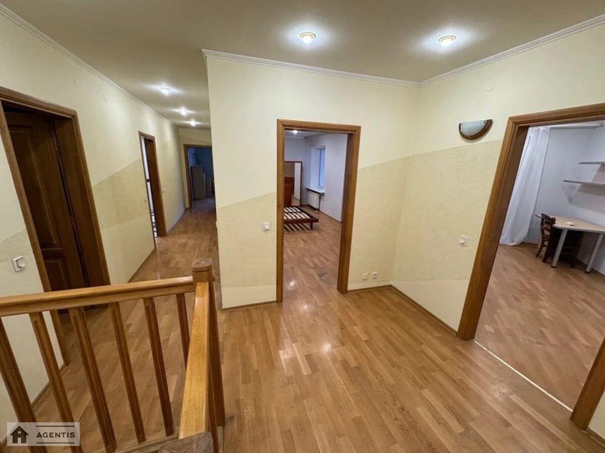 Сдам квартиру 5 комнат, 229 m², 12 эт./16 этажей. 9, Валерія Лобановського просп. (Червонозоряний), Киев. 