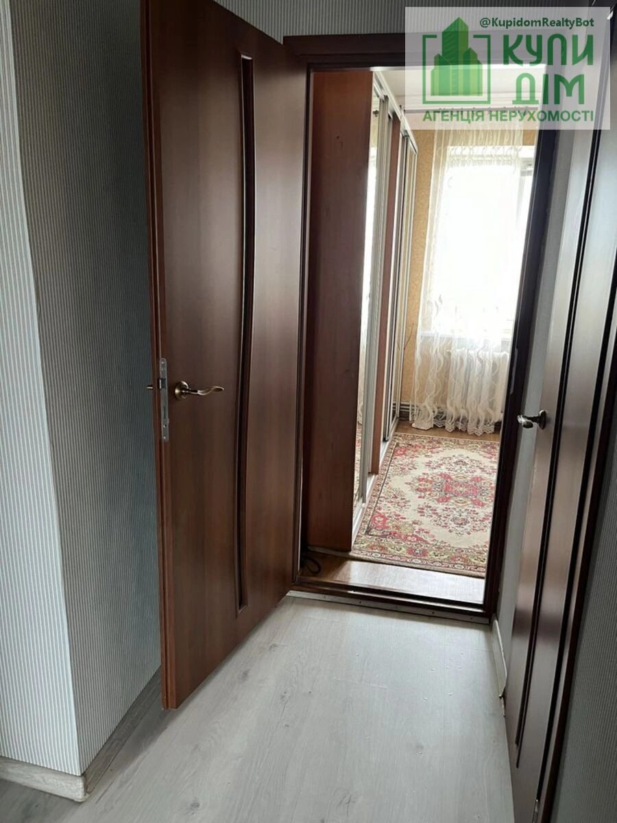 Apartments for sale 3 rooms, 66 m², 9th fl./9 floors. Фортечний (кіровський), Kropyvnytskyy. 