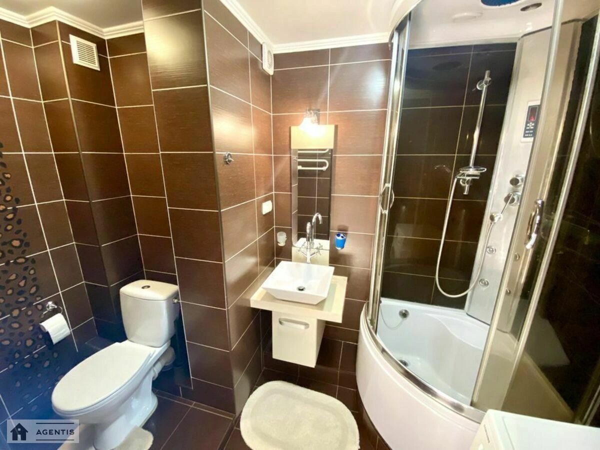 Сдам квартиру 2 комнаты, 60 m², 8 эт./16 этажей. 31, Петра Григоренка просп., Киев. 