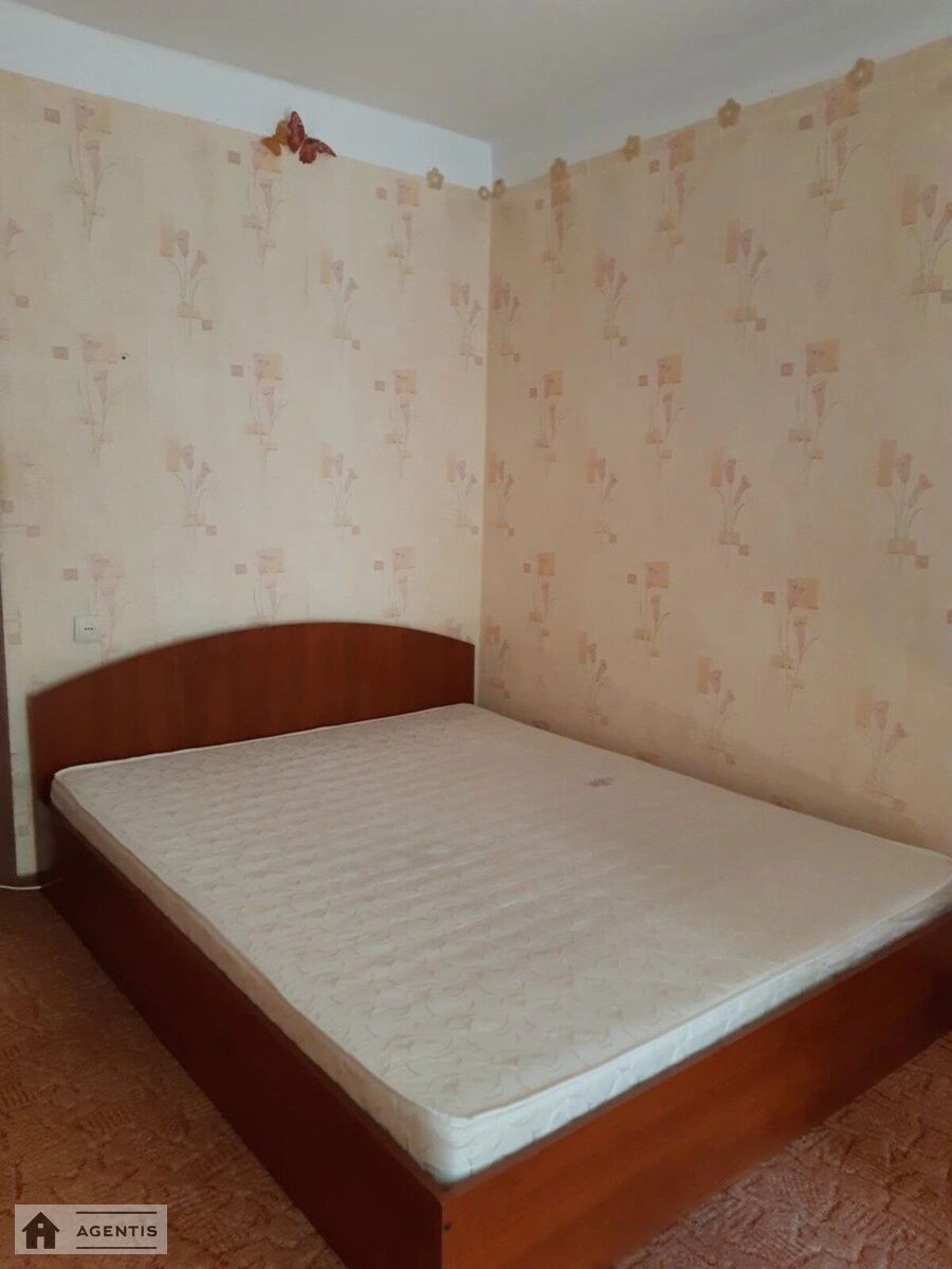 Здам квартиру 2 кімнати, 54 m², 2 пов./9 поверхів. Академіка Булаховського вул., Київ. 