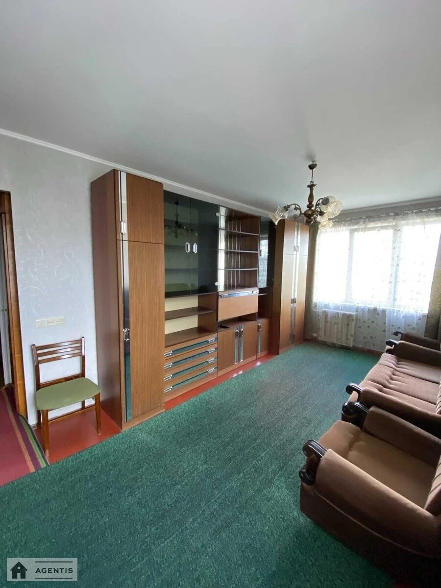 Apartment for rent 3 rooms, 71 m², 8th fl./9 floors. 51, Kubanskoyi Ukrayiny vul. Marshala Zhukova, Kyiv. 