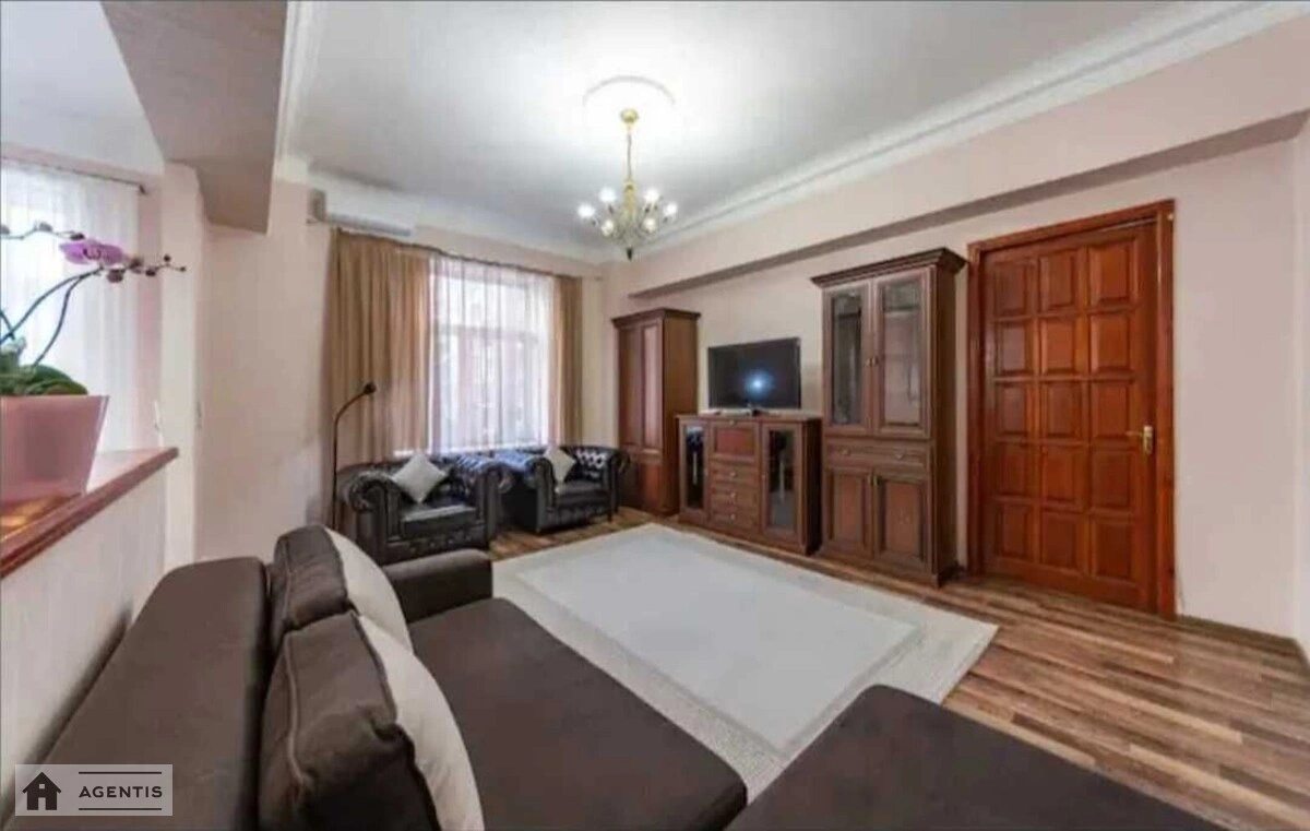 Сдам квартиру 2 комнаты, 80 m², 6 эт./10 этажей. 27, Крещатик 27, Киев. 