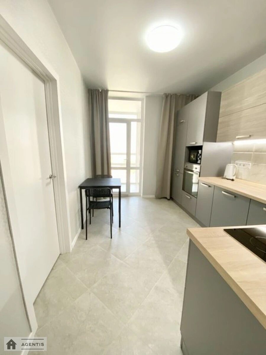 Сдам квартиру 1 комната, 40 m², 17 эт./25 этажей. 4, Миколи Гулака вул., Киев. 