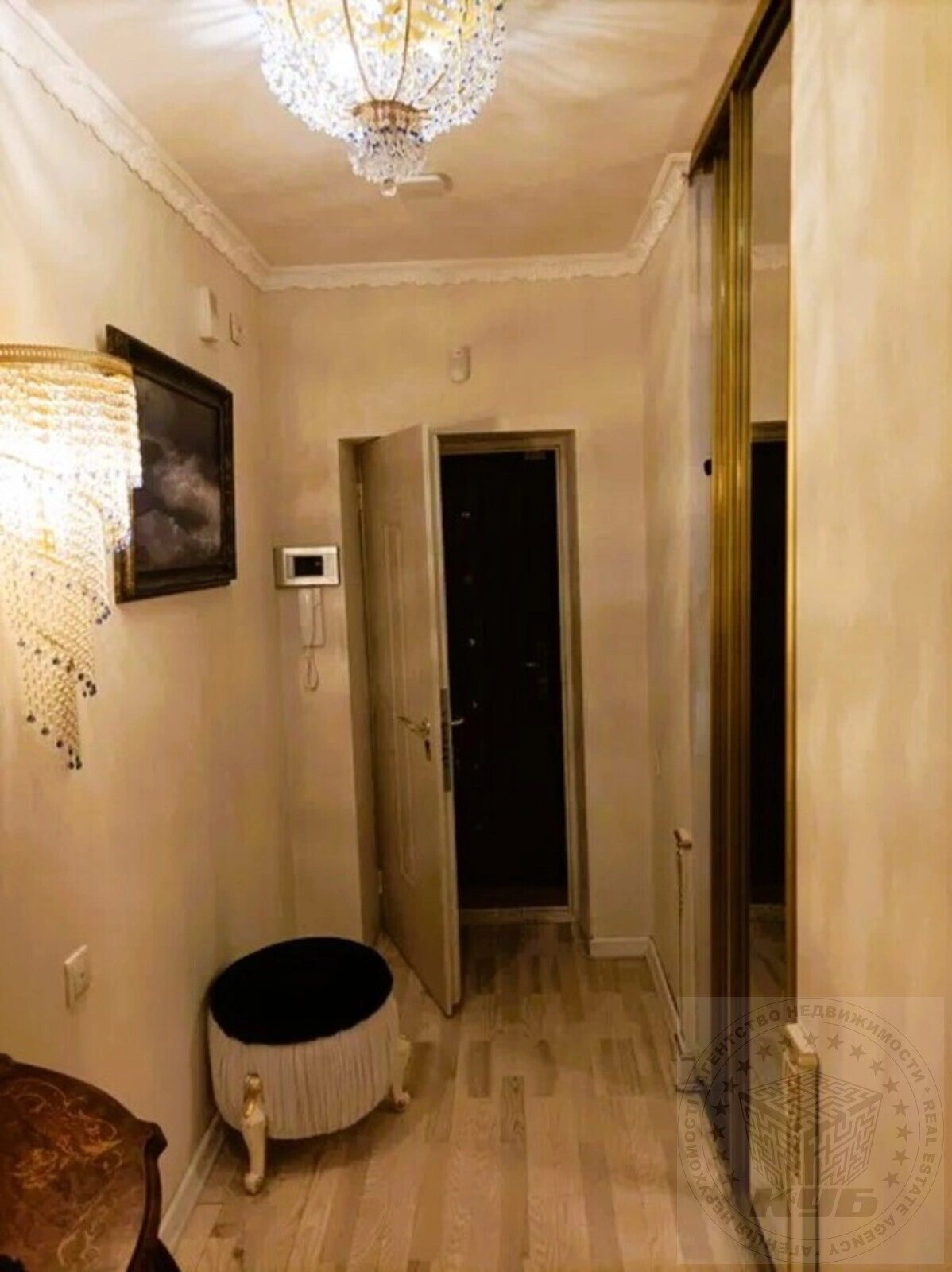 Apartments for sale 2 rooms, 75 m², 12th fl./14 floors. 37, Turgenyevska 37, Kyiv. 