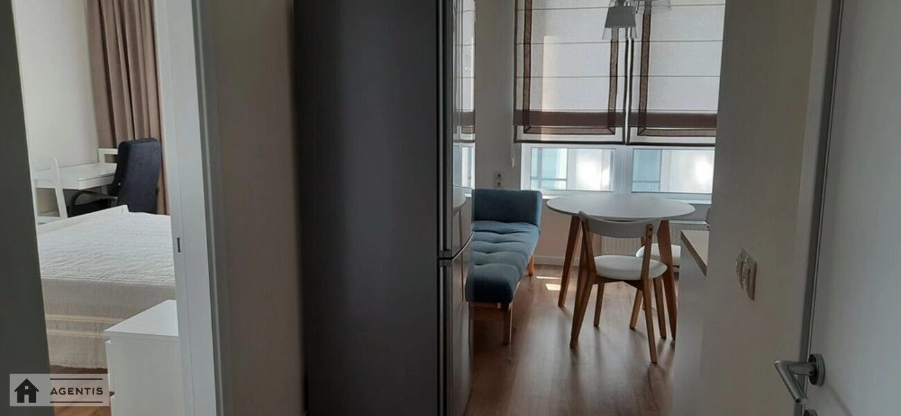 Сдам квартиру 1 комната, 43 m², 11 эт./25 этажей. 128, Камянська , Киев. 