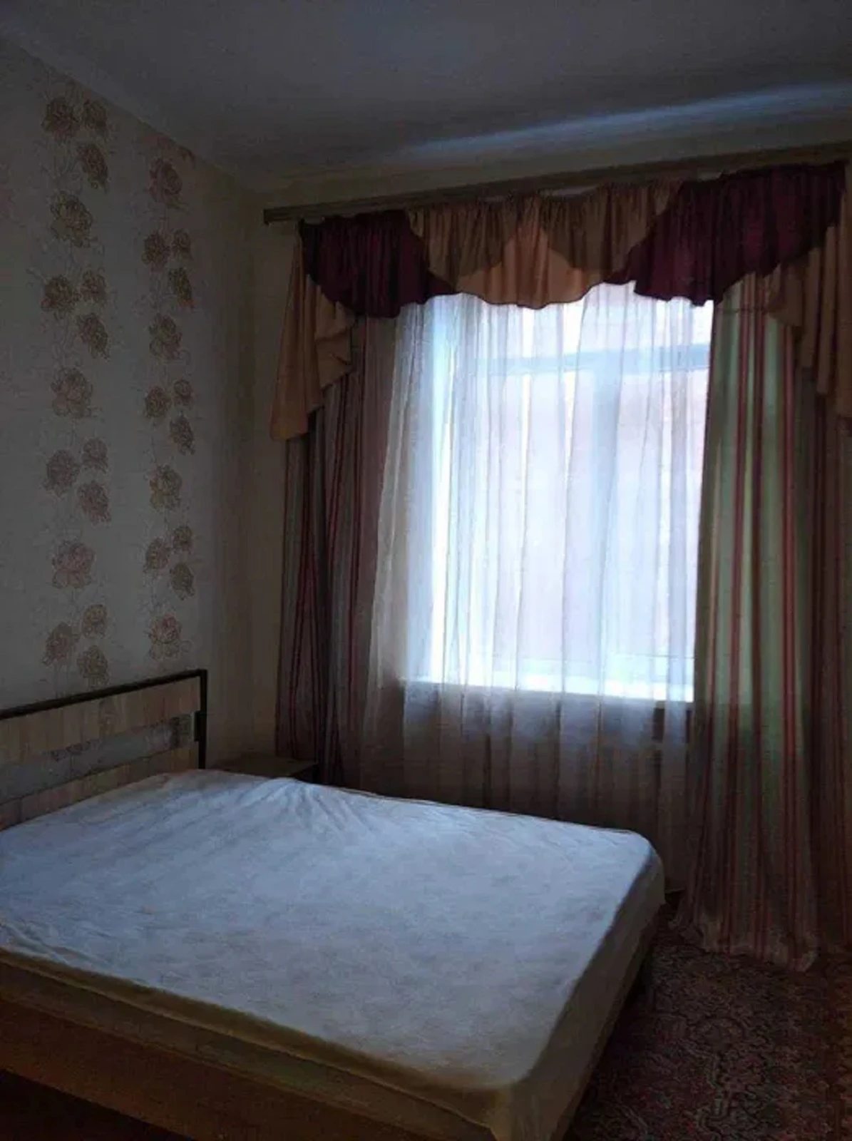 Apartments for sale 2 rooms, 50 m², 4th fl./9 floors. 70, Koroleva Akademyka , Odesa. 