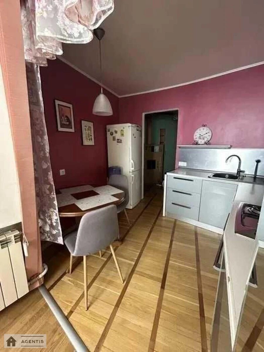 Здам квартиру 1 кімната, 43 m², 8 пов./11 поверхів. 7, Анни Ахматової вул., Київ. 