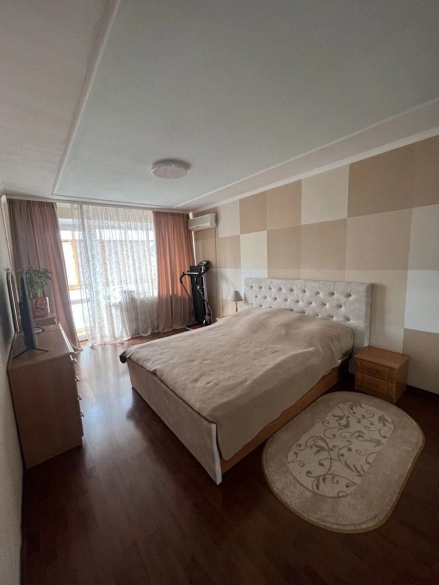 Продаж квартири 3 кімнати, 61 m², 3 пов./5 поверхів. Фортечний (кіровський), Кропивницький. 