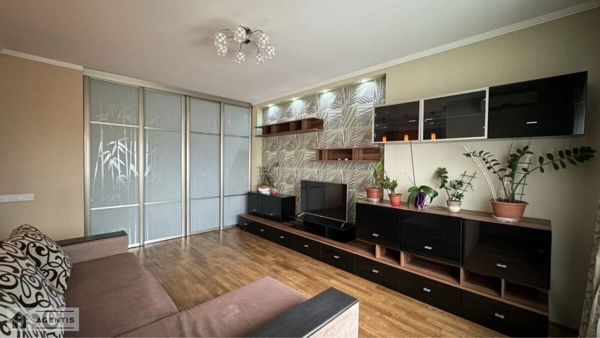 Сдам квартиру 1 комната, 56 m², 13 эт./24 этажа. 9, Ревуцкого 9, Киев. 