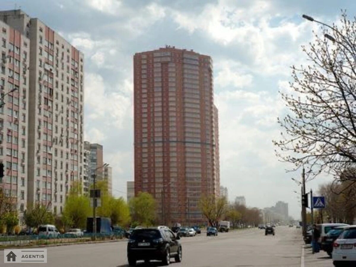 Сдам квартиру 1 комната, 56 m², 13 эт./24 этажа. 9, Ревуцкого 9, Киев. 