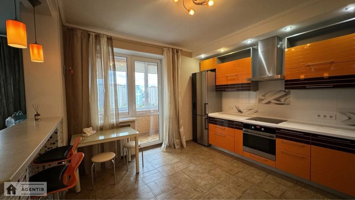 Сдам квартиру 1 комната, 56 m², 13 эт./24 этажа. 9, Ревуцкого 9, Киев. 