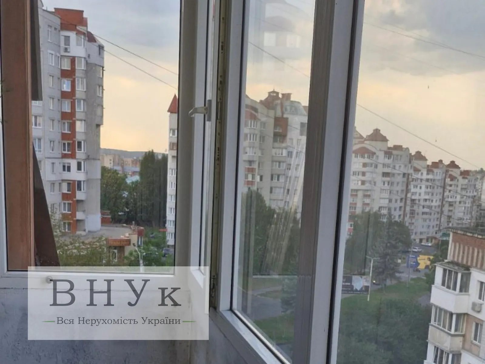 Apartments for sale 2 rooms, 65 m², 6th fl./6 floors. Konovaltsya YE. vul., Ternopil. 