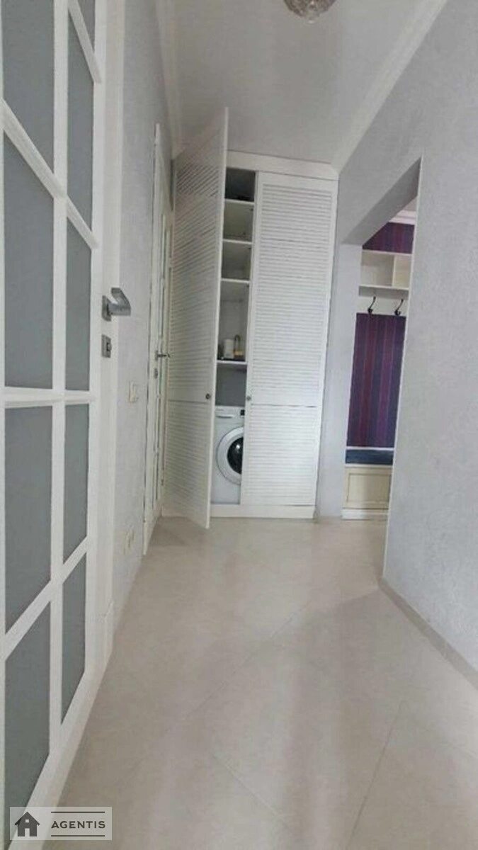 Сдам квартиру 2 комнаты, 52 m², 11 эт./16 этажей. 15, Степана Олійника вул., Киев. 