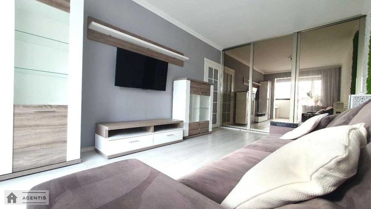 Сдам квартиру 2 комнаты, 52 m², 11 эт./16 этажей. 15, Степана Олійника вул., Киев. 