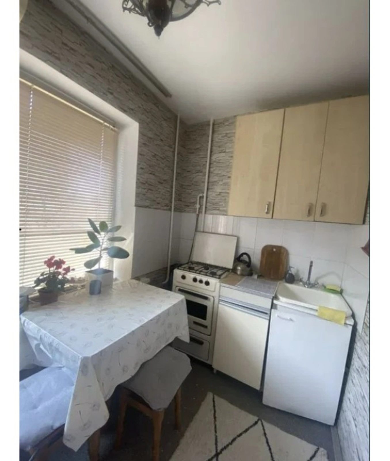 Продаж квартири 1 кімната, 29 m², 4 пов./9 поверхів. 37, Деміївська 37, Київ. 