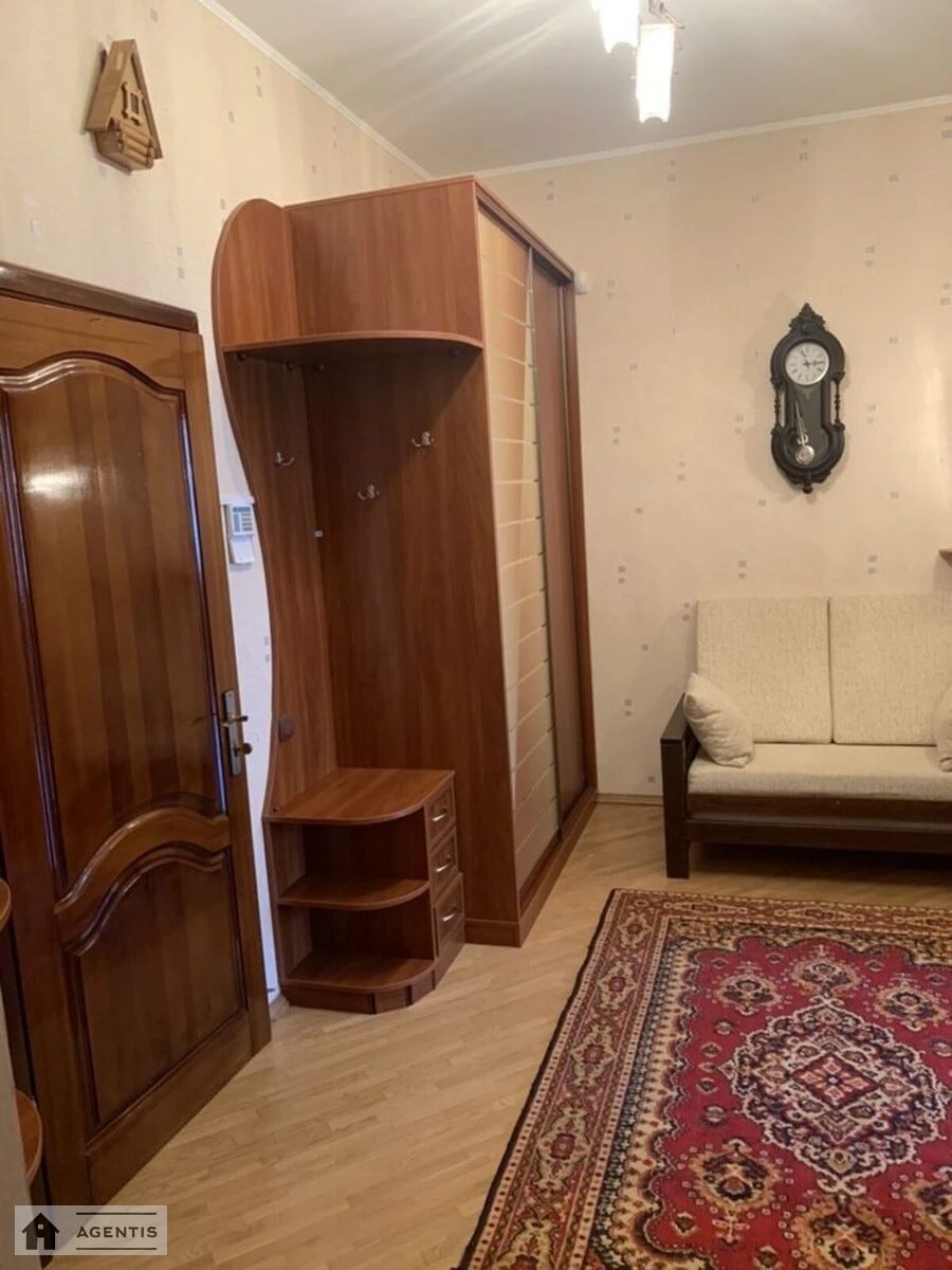 Здам квартиру 2 кімнати, 80 m², 3 пов./10 поверхів. 10, Володимира Івасюка просп. (Героїв Сталінграда), Київ. 