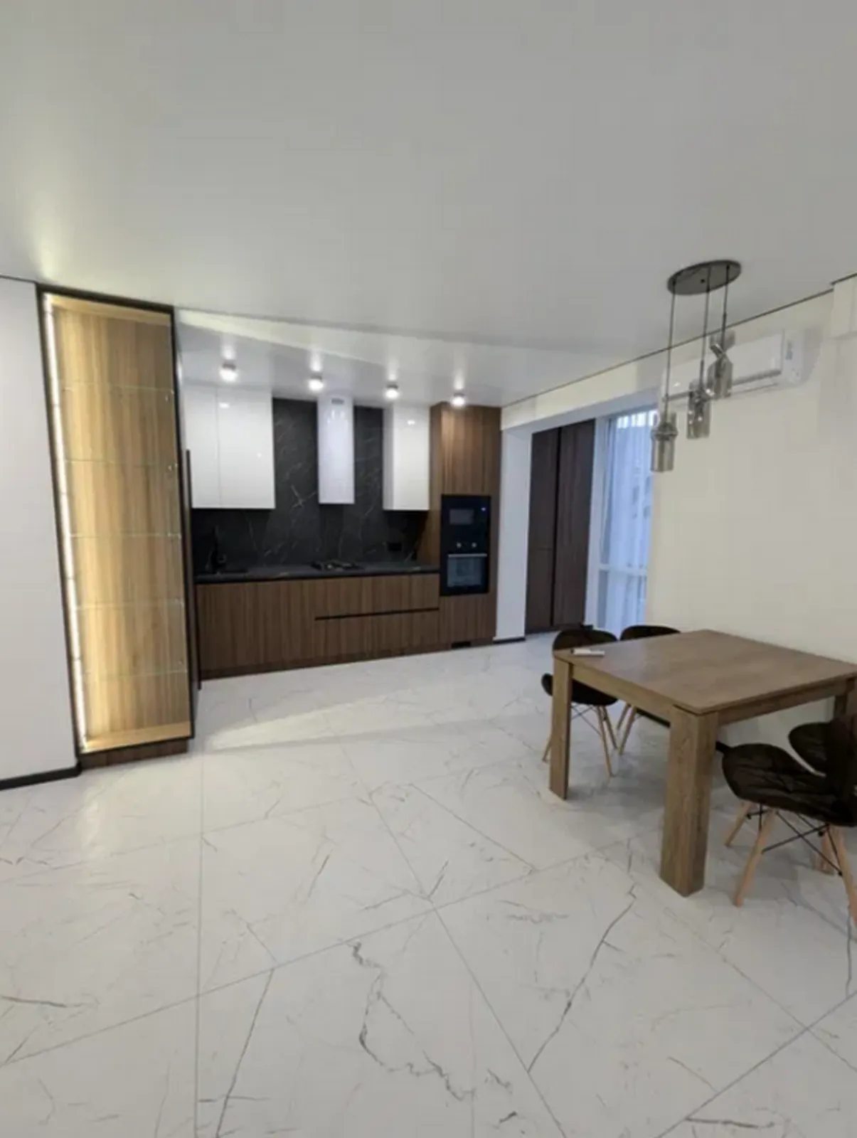 Продаж квартири 2 кімнати, 66 m², 2 пов./4 поверхи. Старый парк, Тернопіль. 