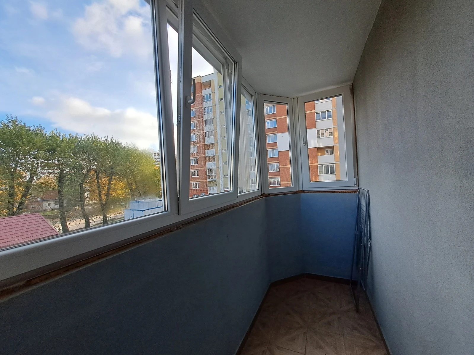 Apartment for rent 1 room, 42 m², 3rd fl./10 floors. 4, Troleybusna vul., Ternopil. 