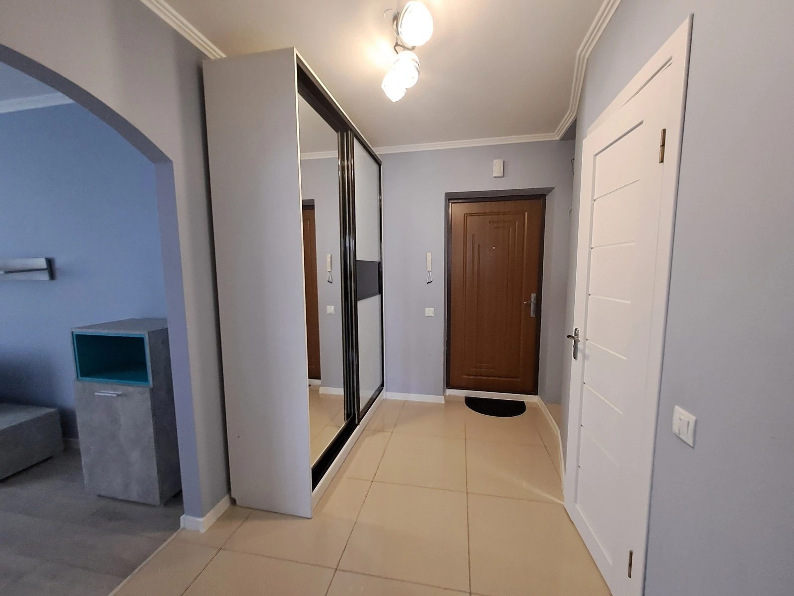 Apartment for rent 1 room, 42 m², 3rd fl./10 floors. 4, Troleybusna vul., Ternopil. 