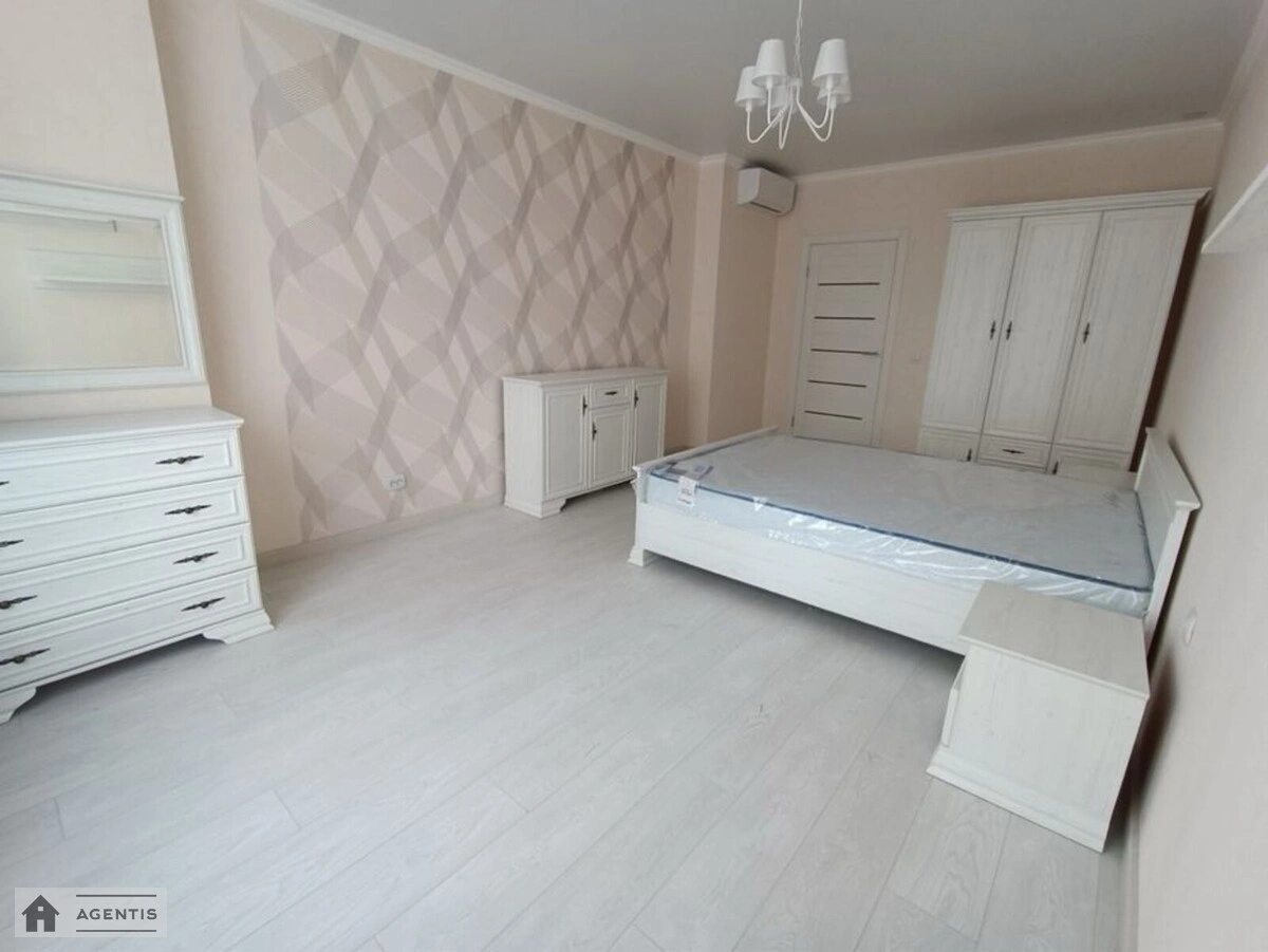 Сдам квартиру 1 комната, 50 m², 5 эт./25 этажей. 8, Никольско-Слободская 8, Киев. 