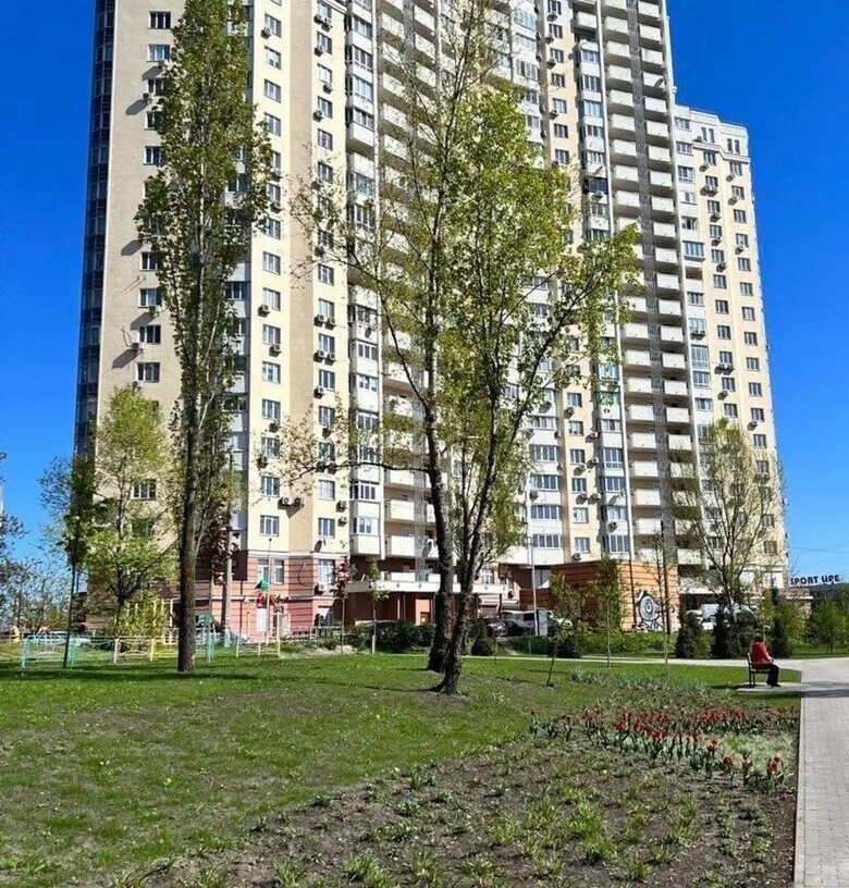 Сдам квартиру 2 комнаты, 65 m², 5 эт./23 этажа. 1, Йорданська вул. (Лайоша Гавро), Киев. 