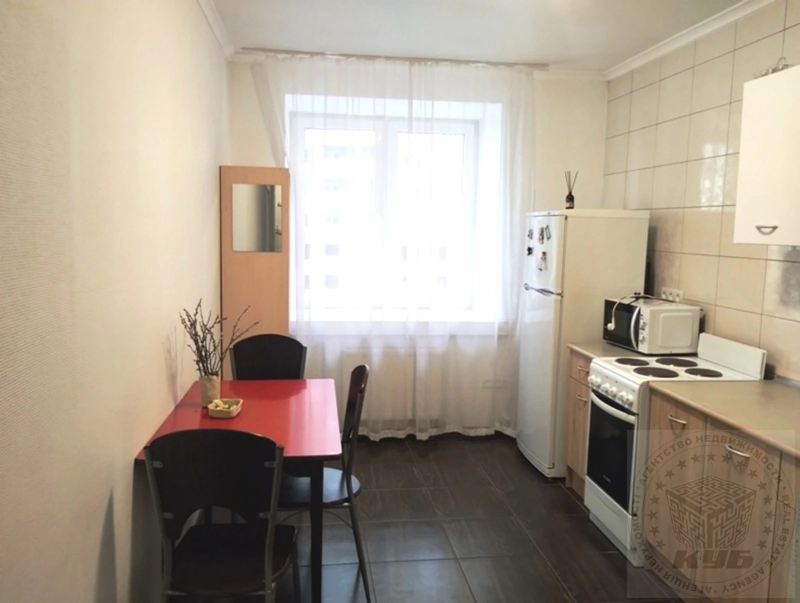 Продаж квартири 2 кімнати, 64 m², 4 пов./17 поверхів. 24, Академіка Вернадського бульв., Київ. 