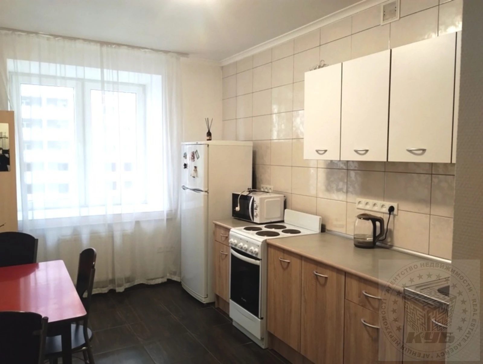 Продаж квартири 2 кімнати, 64 m², 4 пов./17 поверхів. 24, Академіка Вернадського бульв., Київ. 