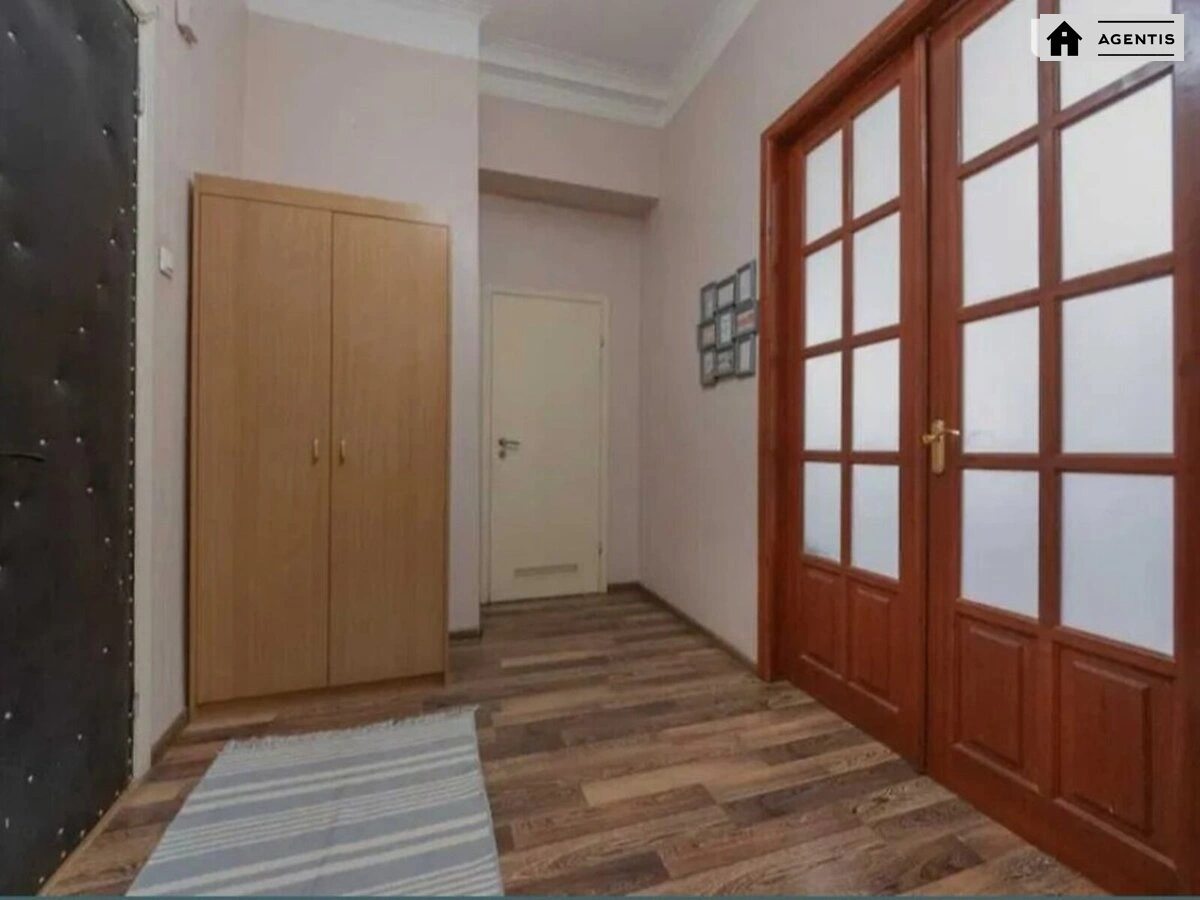 Здам квартиру 2 кімнати, 80 m², 6 пов./10 поверхів. 27, Хрещатик 27, Київ. 