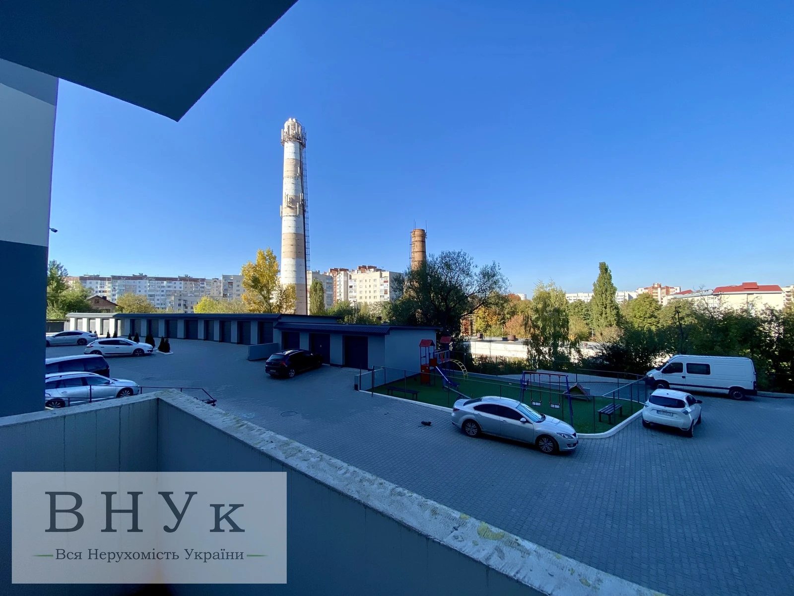 Продаж квартири 3 кімнати, 92 m², 1 пов./11 поверхів. 3, Будного С. , Тернопіль. 