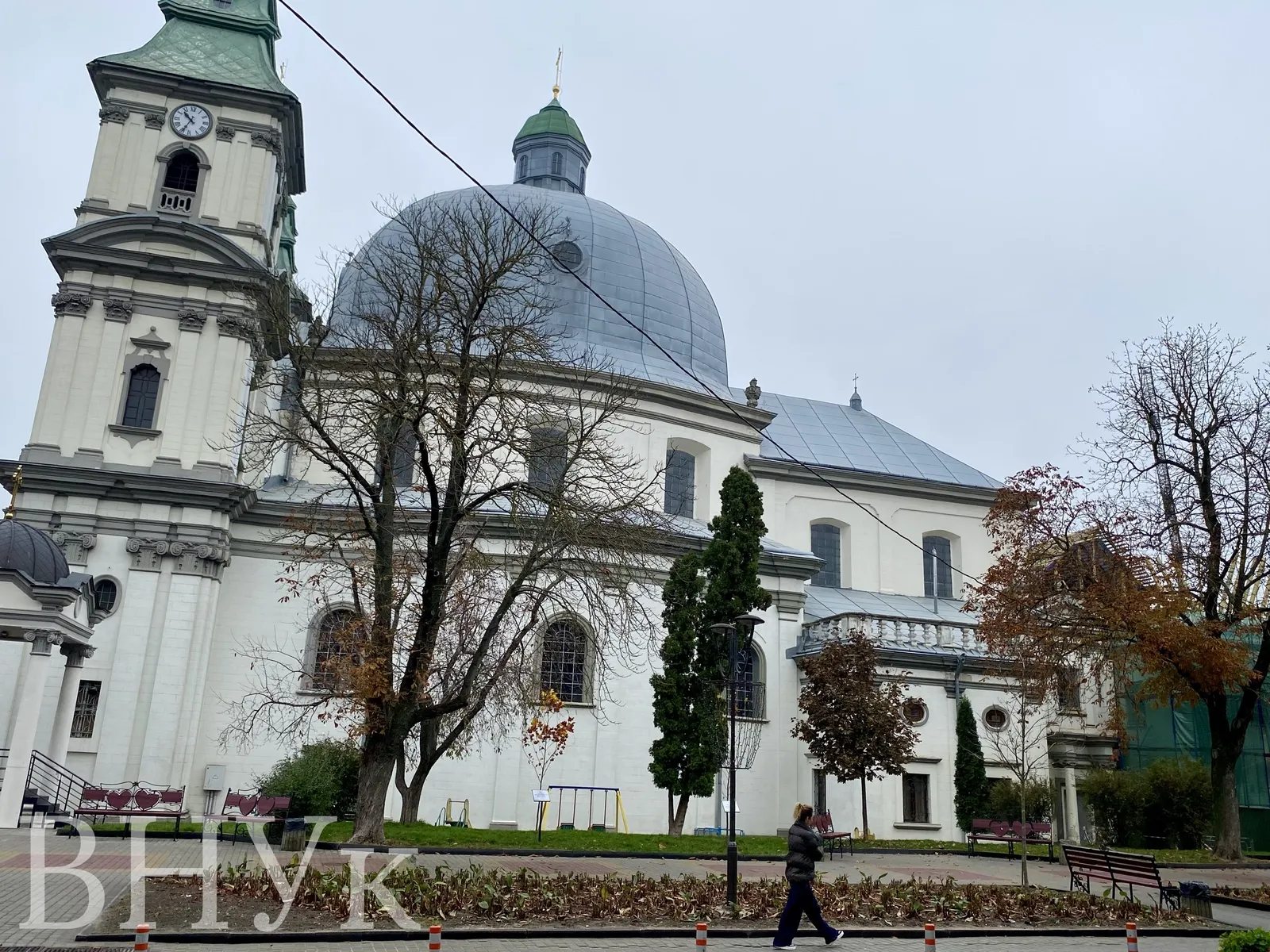 Apartments for sale 2 rooms, 431 m², 2nd fl./4 floors. Bryuknera Akademika vul., Ternopil. 