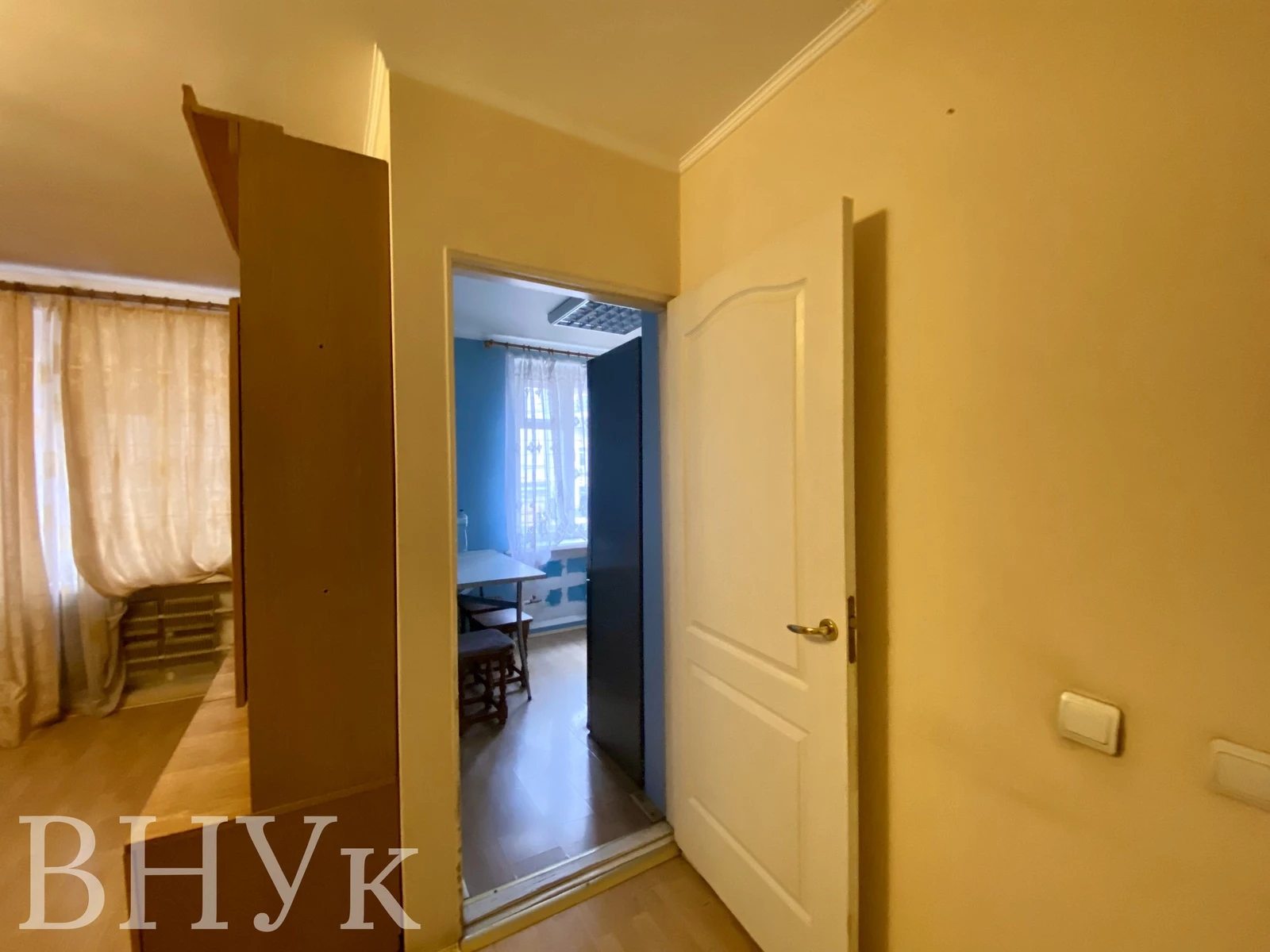 Продаж квартири 2 кімнати, 431 m², 2 пов./4 поверхи. Брюкнера Академіка вул., Тернопіль. 