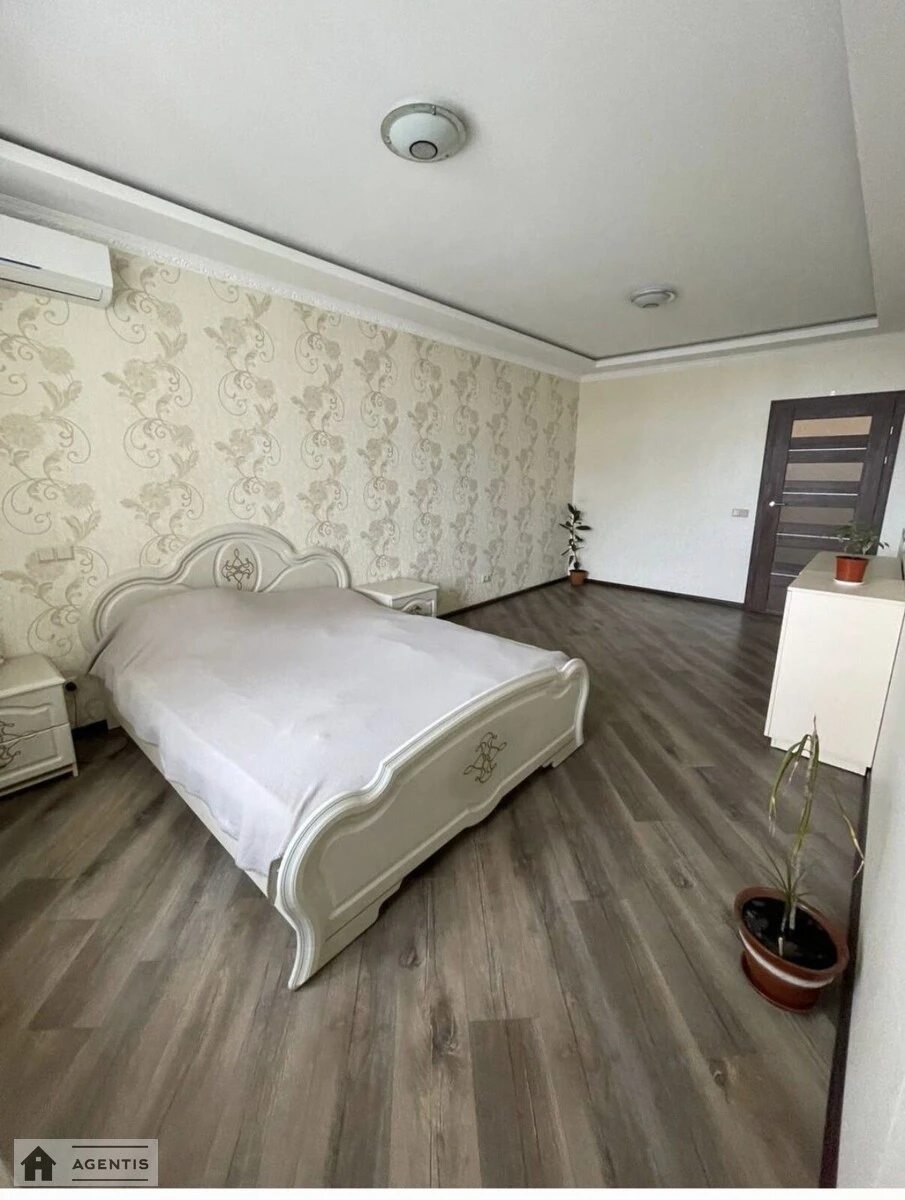 Здам квартиру 1 кімната, 56 m², 14 пов./25 поверхів. 40, Драгоманова 40, Київ. 