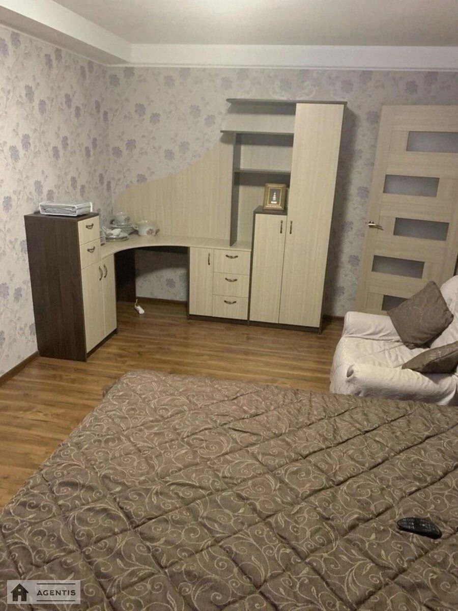 Здам квартиру 1 кімната, 34 m², 7 пов./9 поверхів. 8, Тростянецька 8, Київ. 