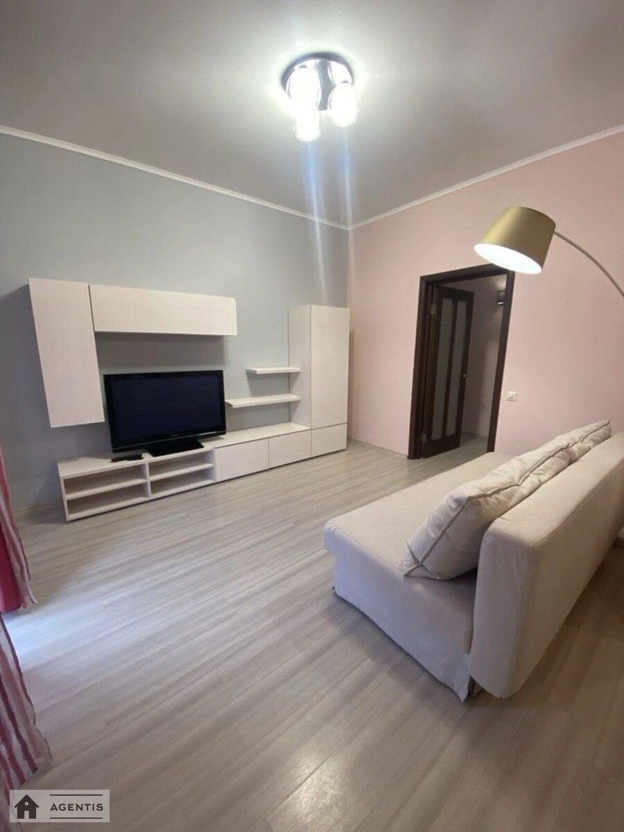 Apartment for rent 2 rooms, 65 m², 4th fl./5 floors. 27, Avtozavodska 27, Kyiv. 