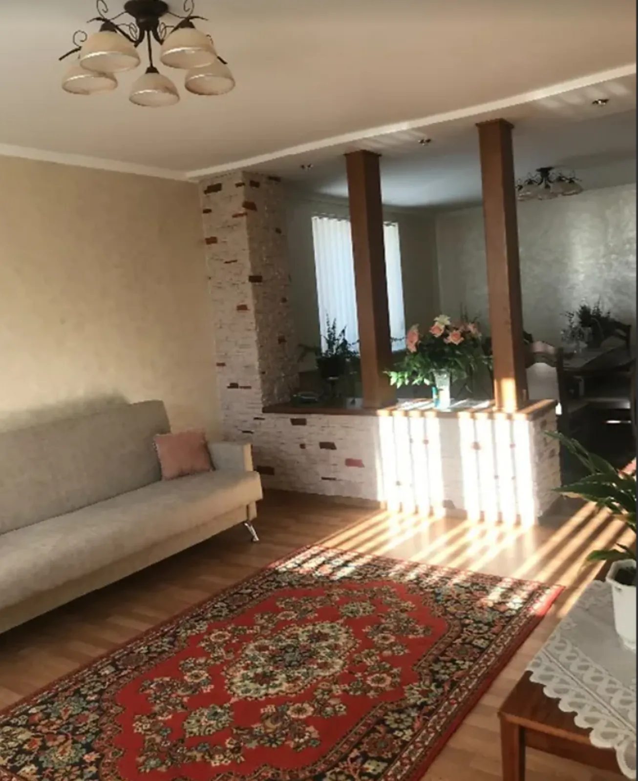 Продаж будинку 207 m², 2 поверхи. Белая. 