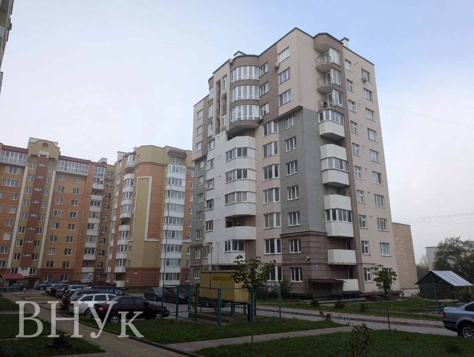 Apartments for sale 1 room, 42 m², 4th fl./10 floors. Troleybusna vul., Ternopil. 