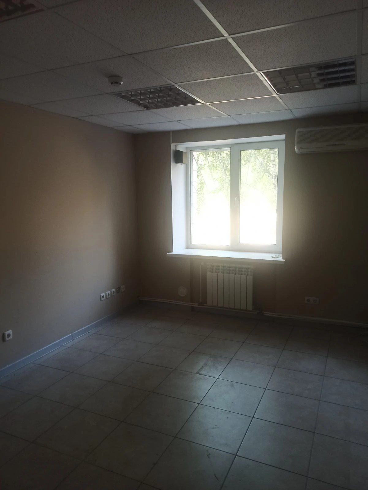 Office for rent 7 rooms, 118.4 m², 2nd fl./9 floors. 10, Bogdanivska 10, Kyiv. 