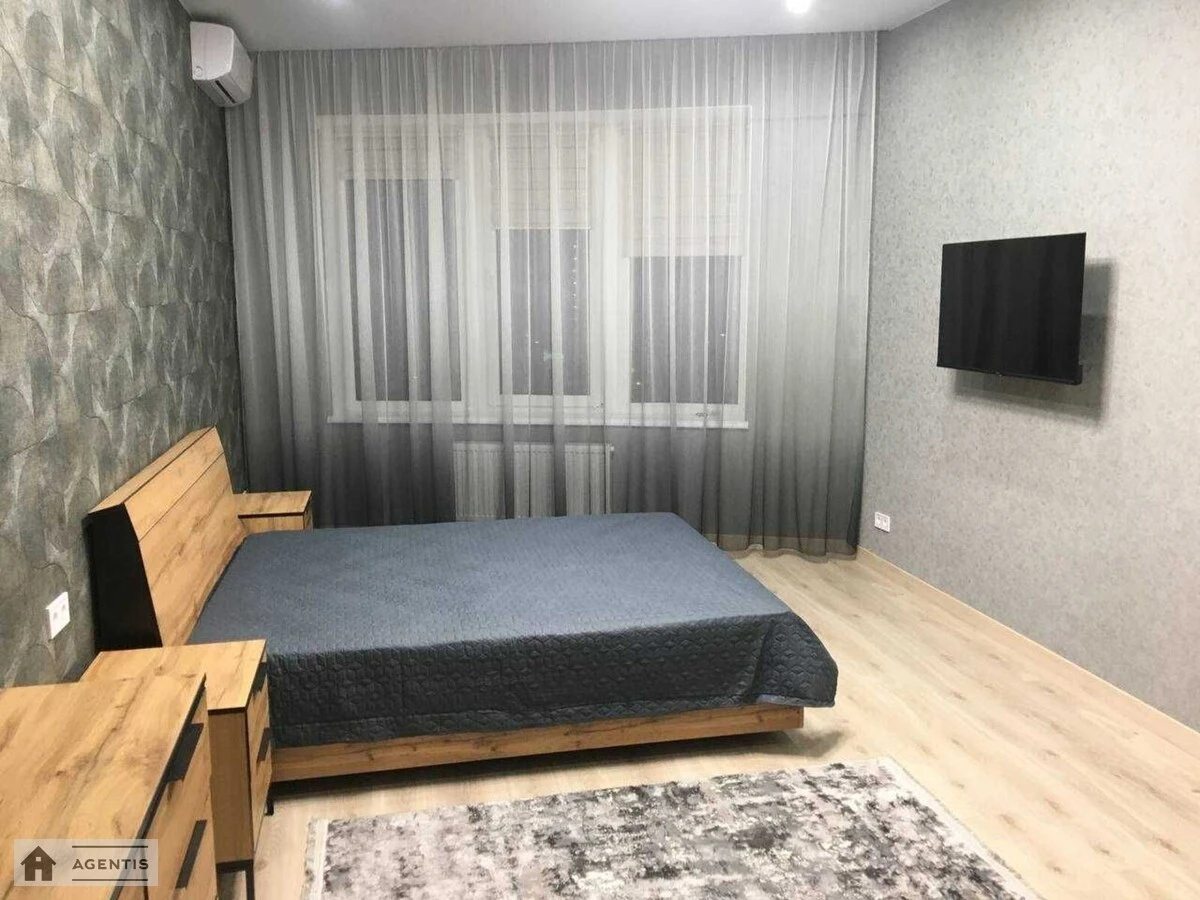 Сдам квартиру 2 комнаты, 55 m², 9 эт./30 этажей. Никольско-Слободская, Киев. 