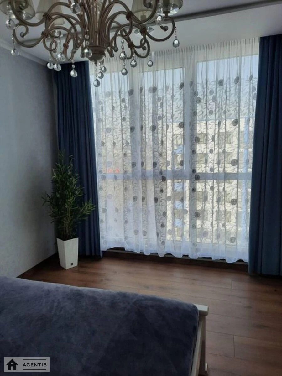 Сдам квартиру 2 комнаты, 52 m², 10 эт./11 этажей. 21, Центральна вул., Киев. 