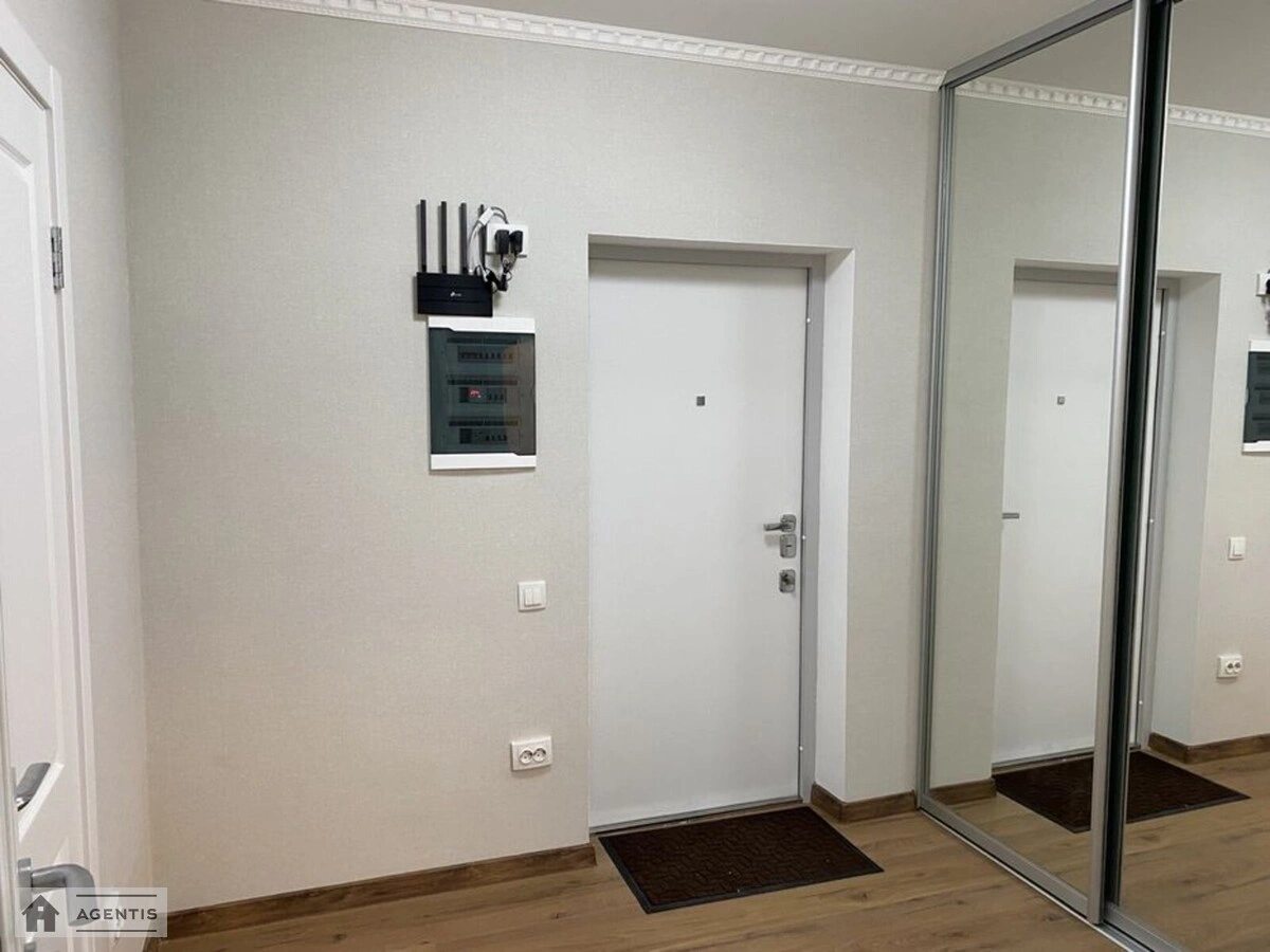 Сдам квартиру 2 комнаты, 52 m², 10 эт./11 этажей. 21, Центральна вул., Киев. 