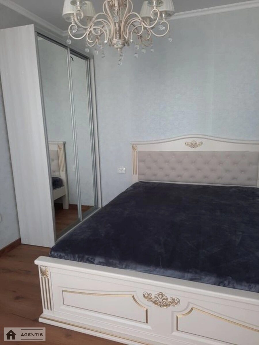 Сдам квартиру 2 комнаты, 52 m², 10 эт./11 этажей. 21, Центральна вул., Киев. 