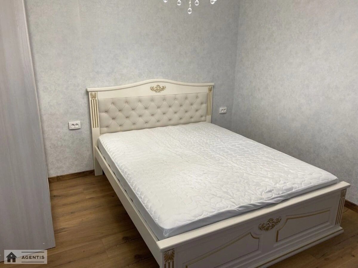 Сдам квартиру 2 комнаты, 52 m², 10 эт./11 этажей. 21, Центральна вул., Киев. 